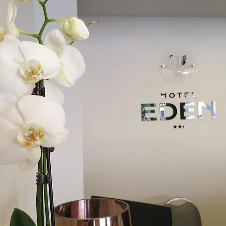 ホテル Eden